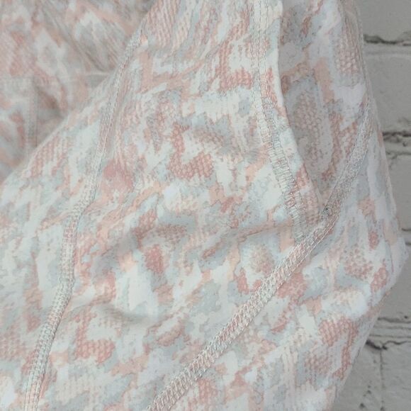 OLD NAVY Girls High-Waisted PowerSoft Side-Pocket Biker Shorts Snake Large 10/12 - Picture 3 of 9